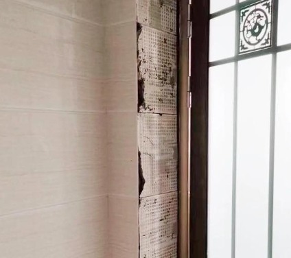 大武口瓷砖空鼓免砸砖维修公司分享吸水砖泡水时间不够或过长都会对瓷砖铺贴效果产生影响